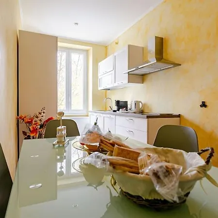 Apartment Corradi 4 With Terrace Rome
